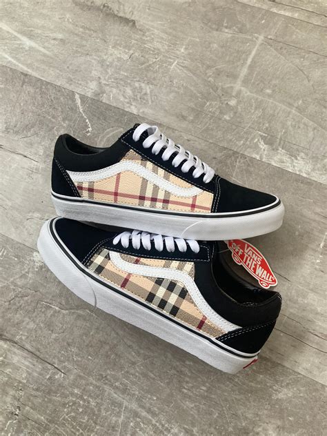 Street Style: Burberry Tennis Shoes Vans Collection